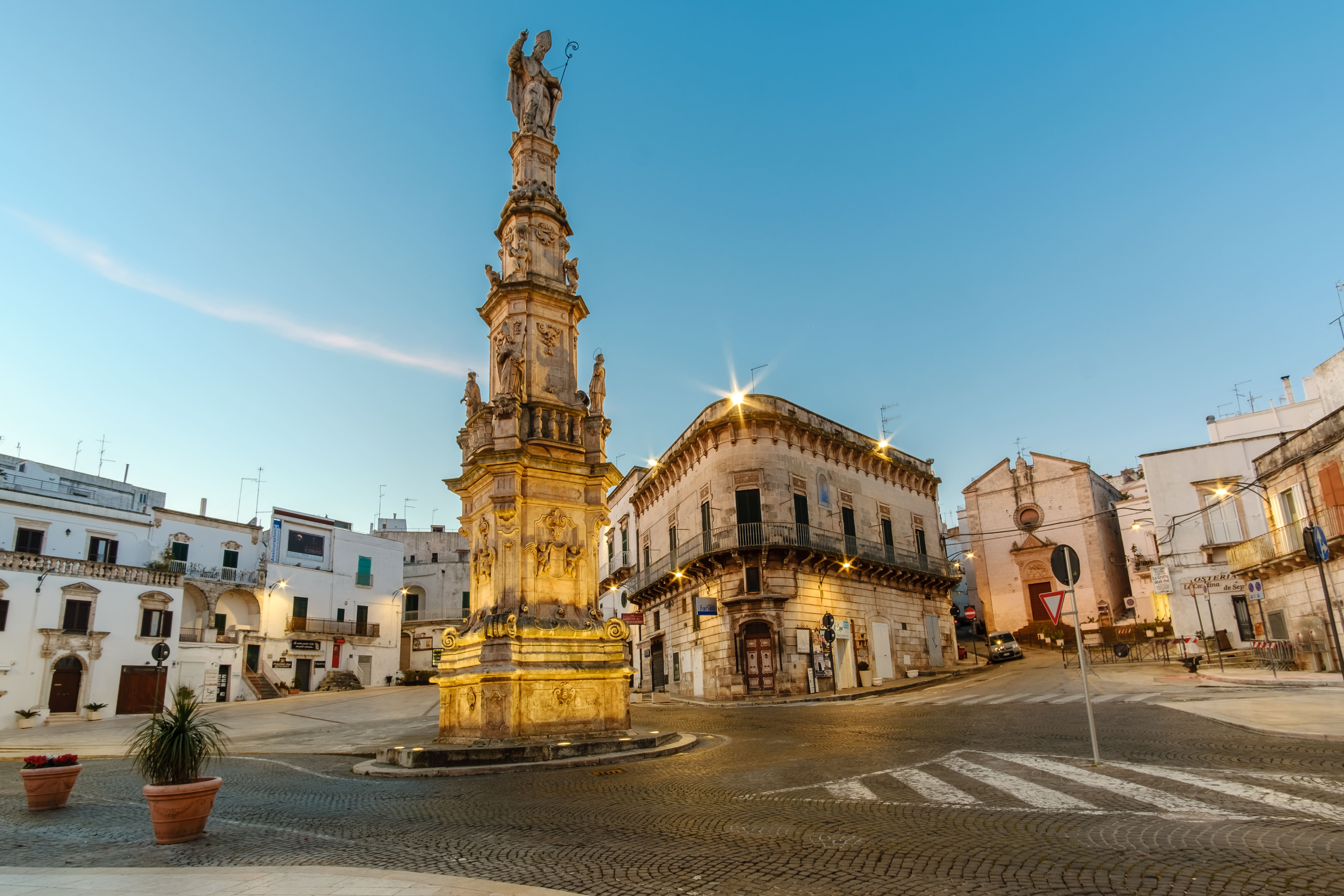 Ostuni piazza